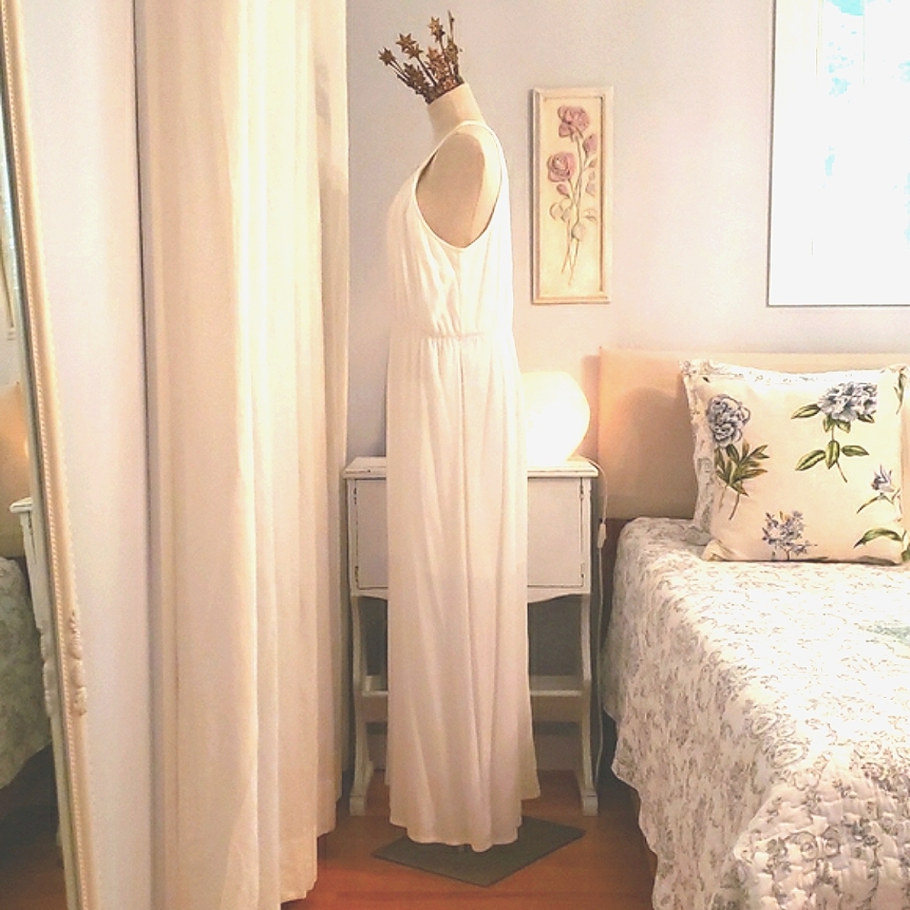 Reitmans White Maxi Dress with Pleated Bodice - Picture 2 of 5